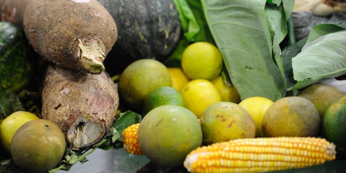 Metade de calorias consumidas por brasileiros vem de alimentos frescos