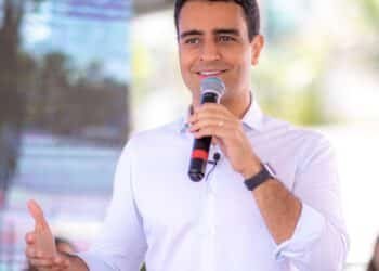 NO PL DE JHC NINGUÉM SOLTA À MÃO DE NINGUÉM.